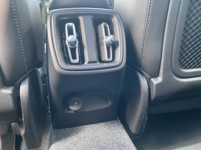 2024 Volvo XC40 Plus Bright Theme