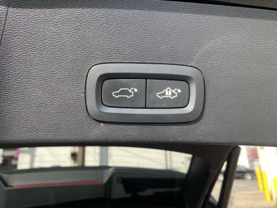 2024 Volvo XC40 Plus Bright Theme