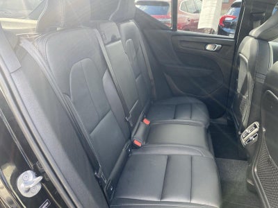 2024 Volvo XC40 Plus Bright Theme