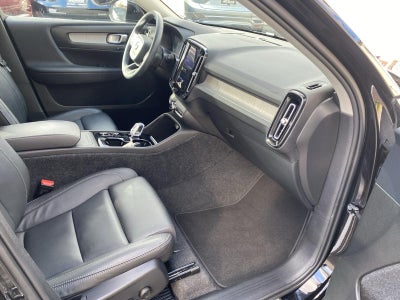 2024 Volvo XC40 Plus Bright Theme