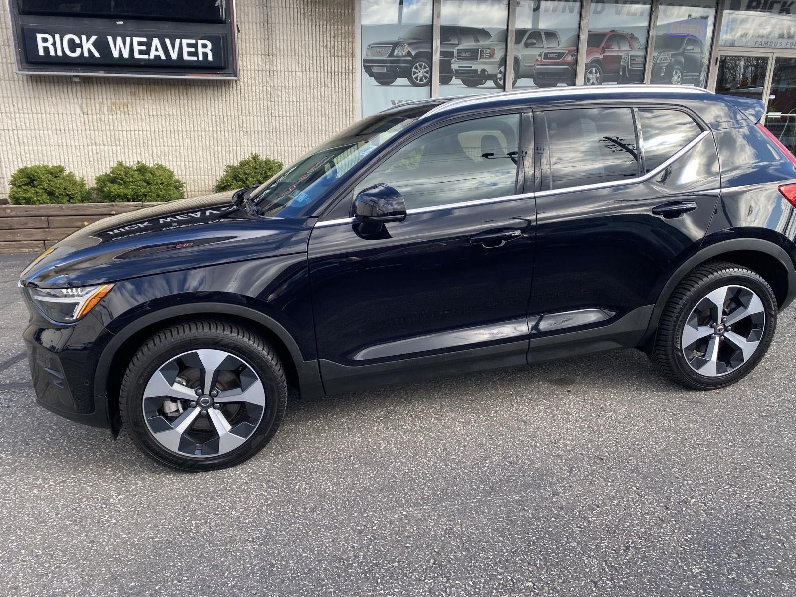 2024 Volvo XC40 Plus Bright Theme