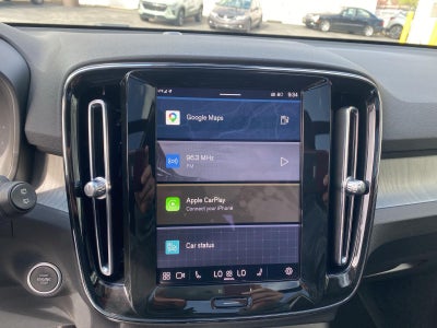 2024 Volvo XC40 Plus Bright Theme