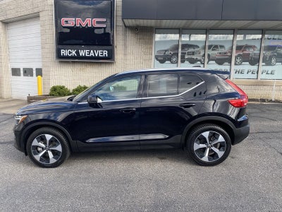2024 Volvo XC40 Plus Bright Theme