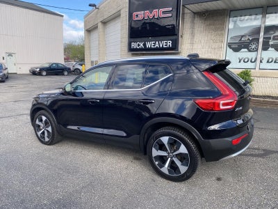 2024 Volvo XC40 Plus Bright Theme