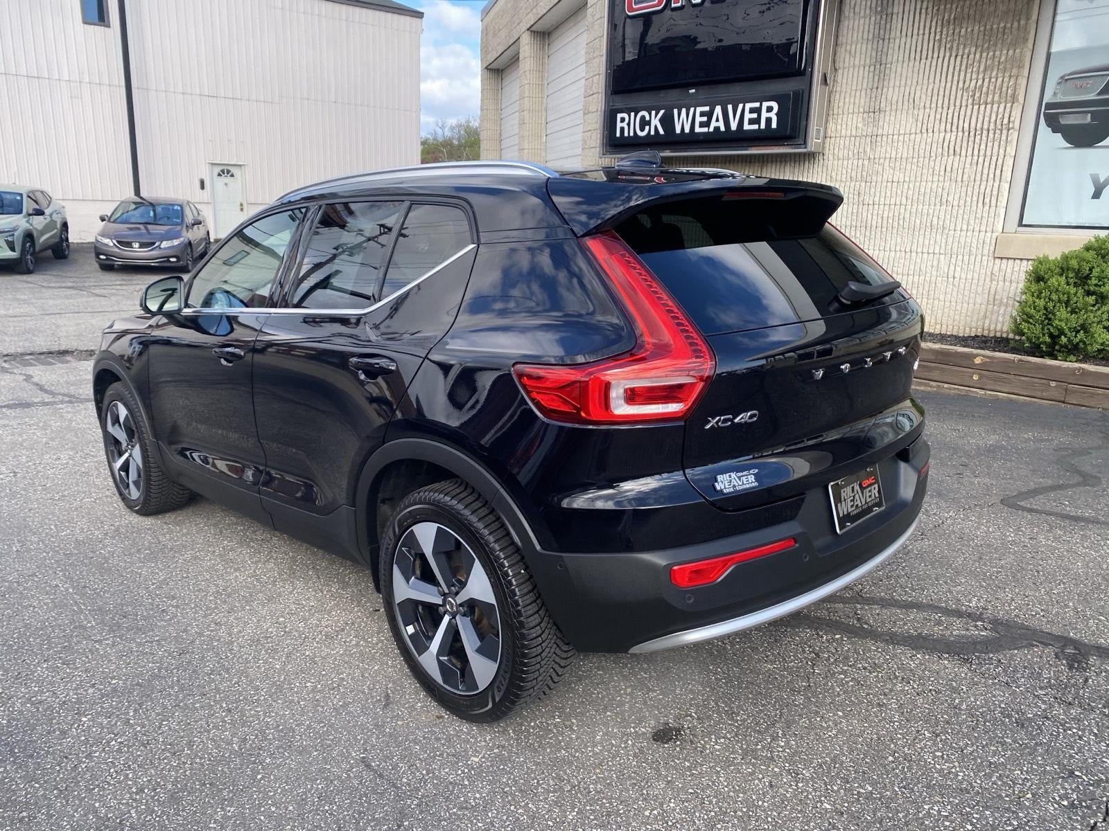 2024 Volvo XC40 Plus Bright Theme